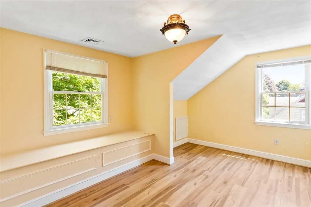 7 bed, 3 bath apartment for rent at 38 Ivan St, Lexington — photo 33 of 42