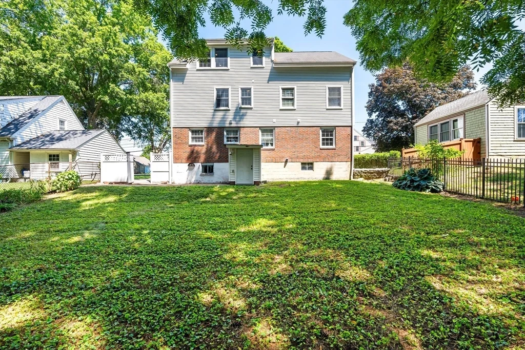 7 bed, 3 bath apartment for rent at 38 Ivan St, Lexington — photo 8 of 42
