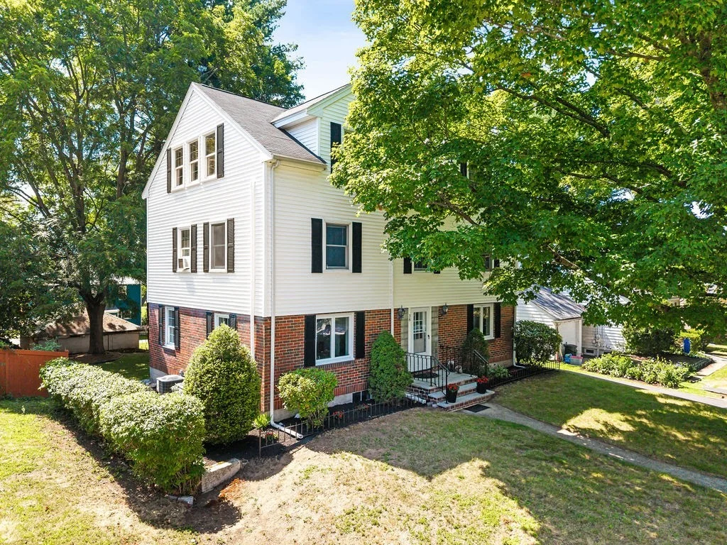 7 bed, 3 bath apartment for rent at 38 Ivan St, Lexington — photo 1 of 42