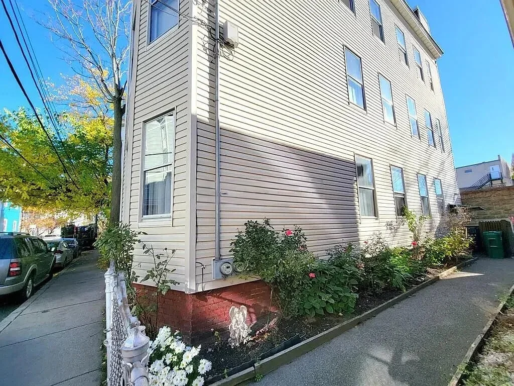 2 bed, 1 bath apartment for rent at 38 Jefferson St Unit 1, Wellington-Harrington — photo 17 of 18