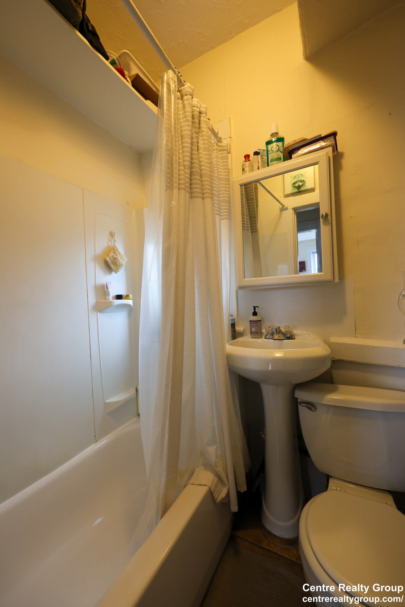 3 bed, 1 bath apartment for rent at 38 Jefferson St Unit 3, Wellington-Harrington — photo 7 of 17