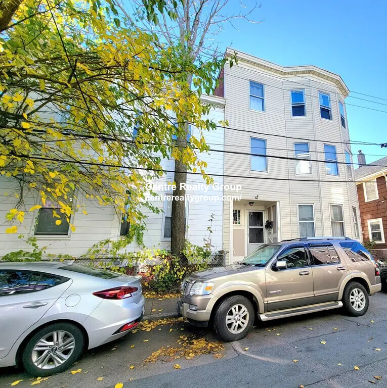 3 bed, 1 bath apartment for rent at 38 Jefferson St Unit 3, Wellington-Harrington — photo 15 of 17