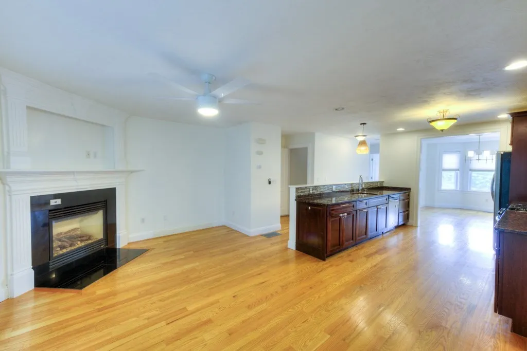 3 bed, 2 bath apartment for rent at 38 Johnson St Unit 38, Worcester — photo 6 of 29