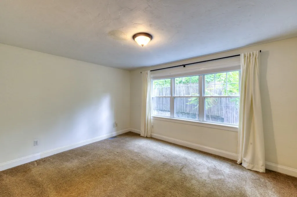 3 bed, 2 bath apartment for rent at 38 Johnson St Unit 38, Worcester — photo 15 of 29