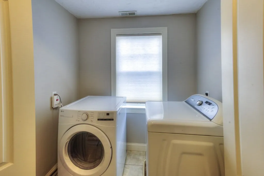 3 bed, 2 bath apartment for rent at 38 Johnson St Unit 38, Worcester — photo 20 of 29