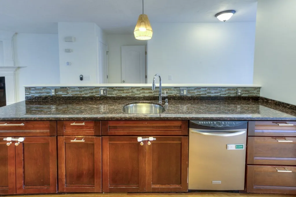 3 bed, 2 bath apartment for rent at 38 Johnson St Unit 38, Worcester — photo 11 of 29