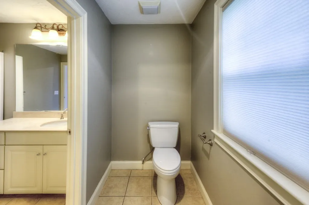 3 bed, 2 bath apartment for rent at 38 Johnson St Unit 38, Worcester — photo 27 of 29