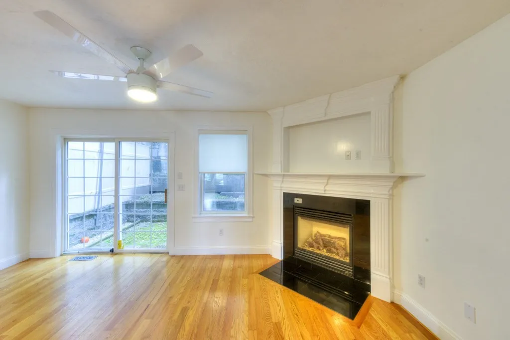 3 bed, 2 bath apartment for rent at 38 Johnson St Unit 38, Worcester — photo 4 of 29