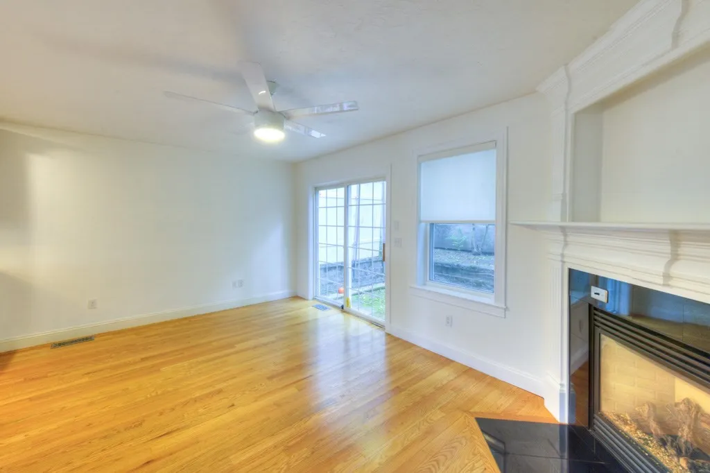 3 bed, 2 bath apartment for rent at 38 Johnson St Unit 38, Worcester — photo 5 of 29