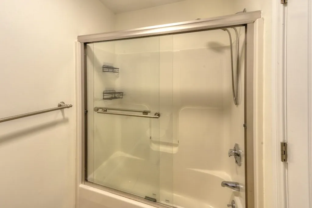 3 bed, 2 bath apartment for rent at 38 Johnson St Unit 38, Worcester — photo 18 of 29