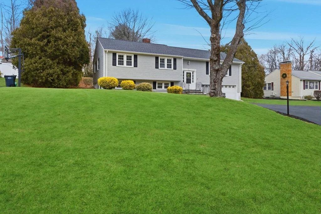 3 bed, 3 bath apartment for rent at 38 Juniper Ln, Holden — photo 1 of 34