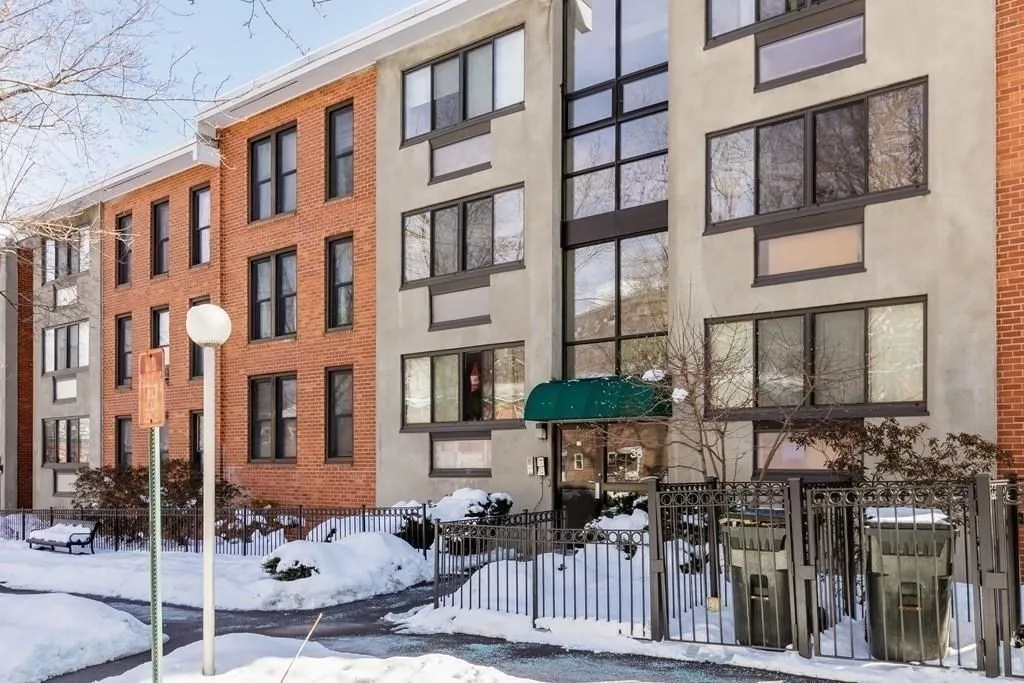 2 bed, 1 bath apartment for rent at 38 Juniper St Unit 112, Brookline Village — photo 13 of 15