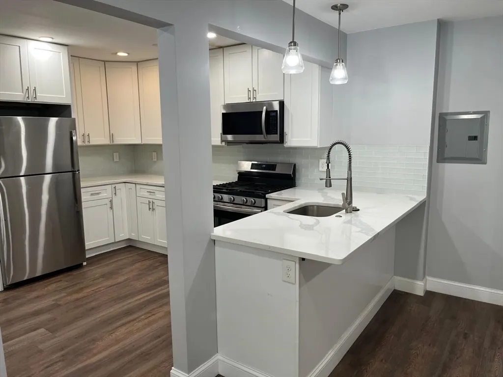 2 bed, 1 bath apartment for rent at 38 Juniper St Unit 112, Brookline Village — photo 4 of 15