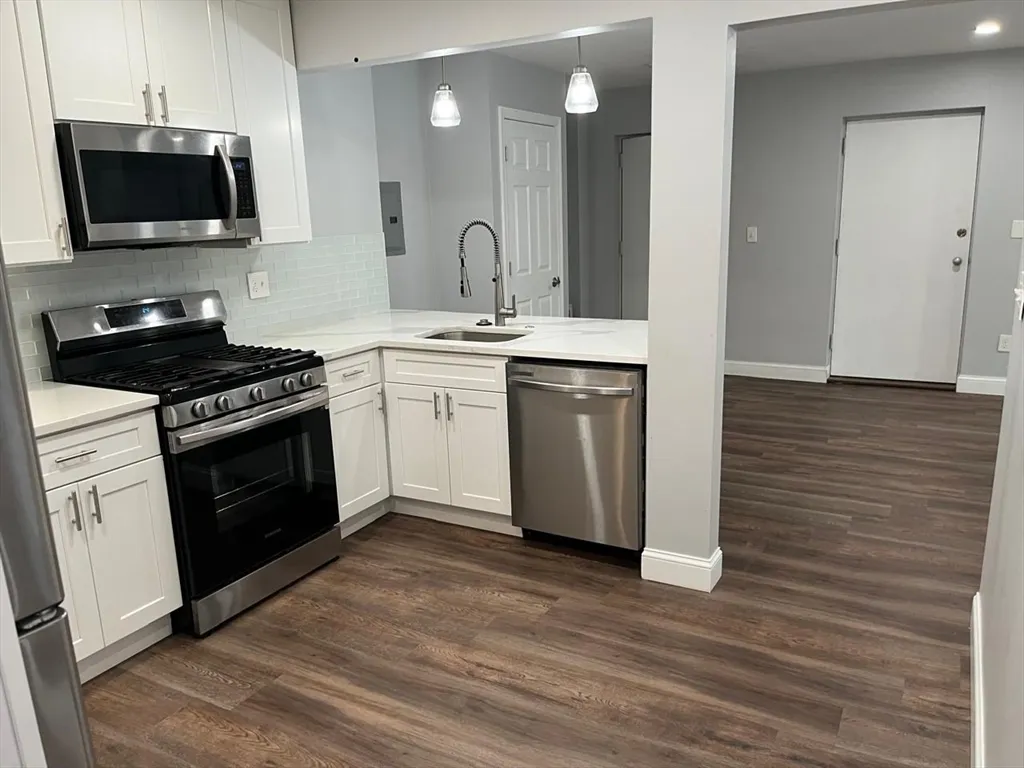 2 bed, 1 bath apartment for rent at 38 Juniper St Unit 112, Brookline Village — photo 3 of 15