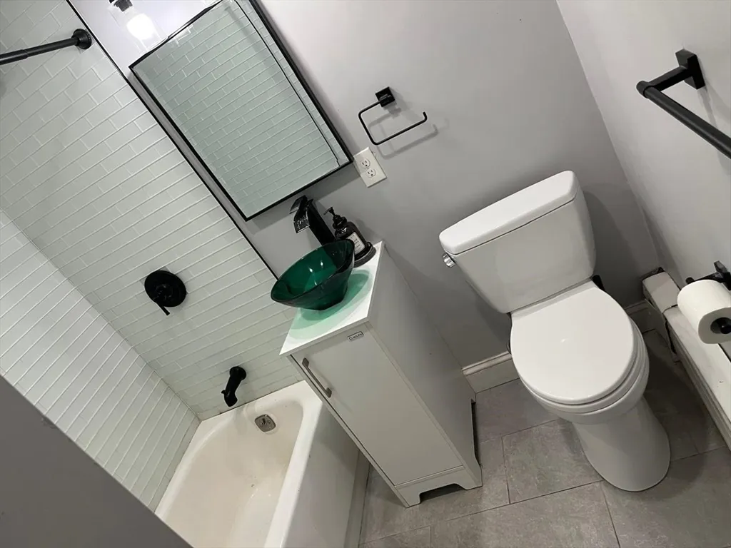 2 bed, 1 bath apartment for rent at 38 Juniper St Unit 112, Brookline Village — photo 6 of 15