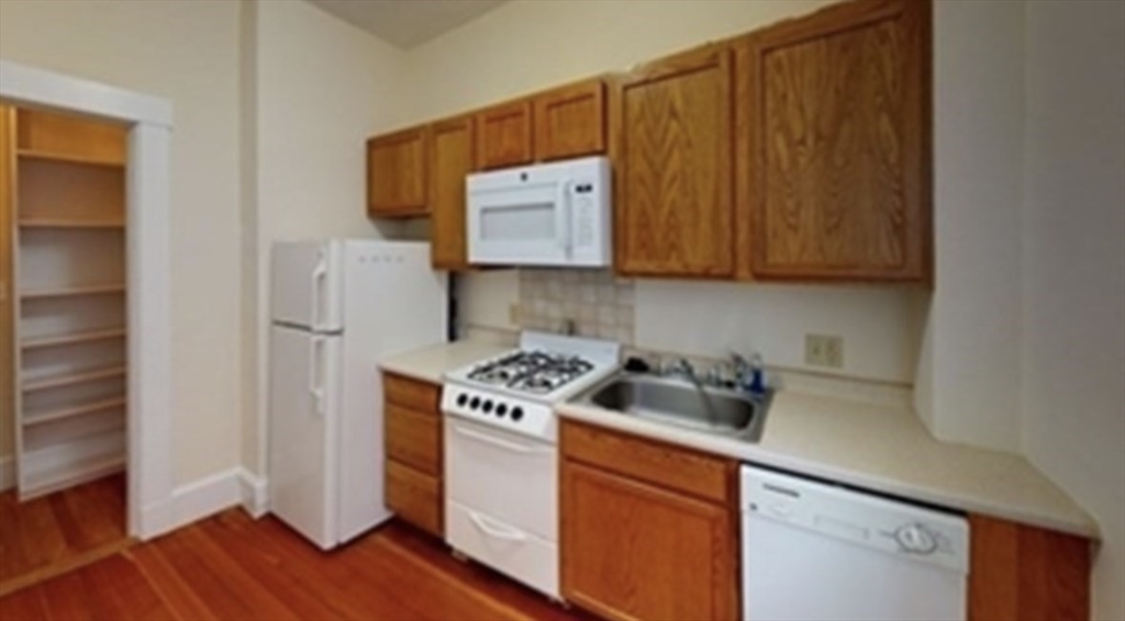 1 bed, 1 bath apartment for rent at 38 Kilsyth Rd Unit 23, Salisbury Road - Corey Farm — photo 4 of 12