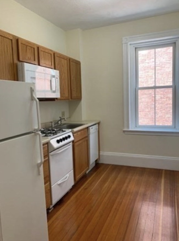1 bed, 1 bath apartment for rent at 38 Kilsyth Rd Unit 23, Salisbury Road - Corey Farm — photo 3 of 12