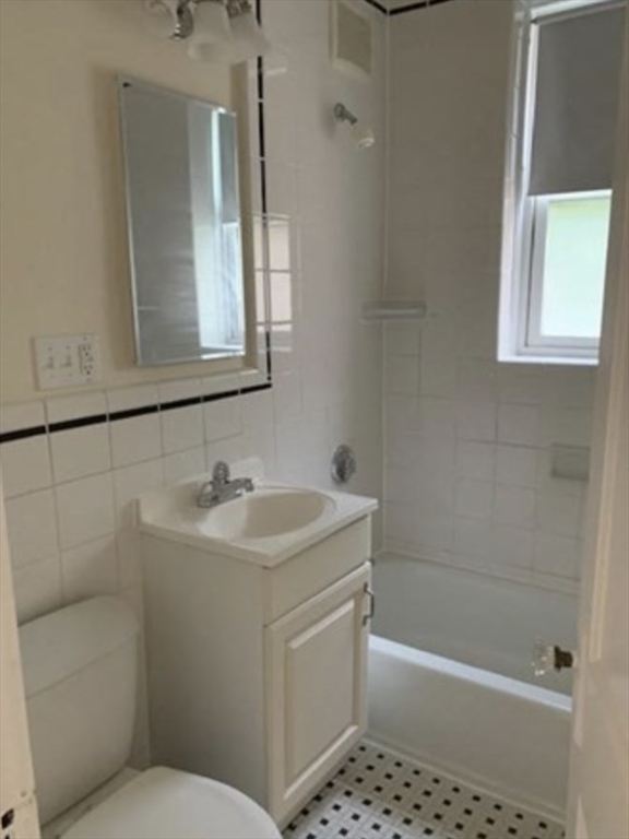 1 bed, 1 bath apartment for rent at 38 Kilsyth Rd Unit 23, Salisbury Road - Corey Farm — photo 7 of 12