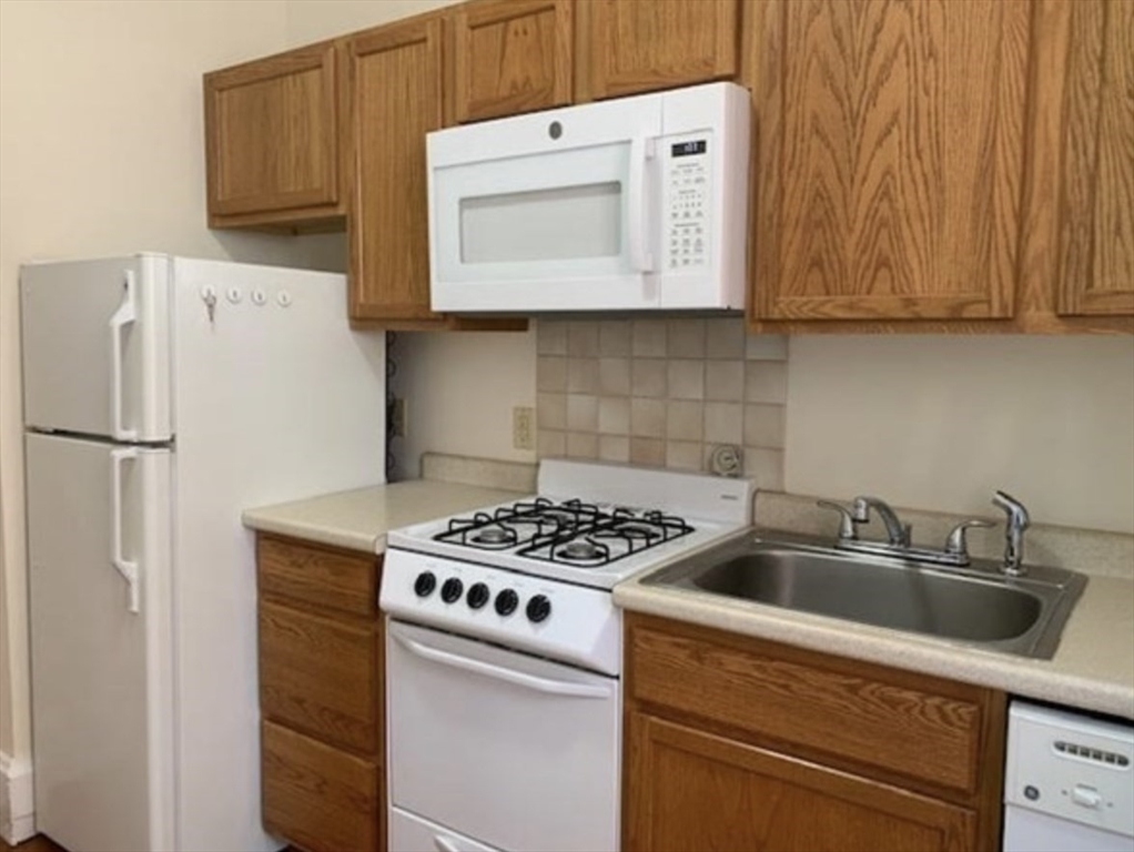 1 bed, 1 bath apartment for rent at 38 Kilsyth Rd Unit 23, Salisbury Road - Corey Farm — photo 5 of 12