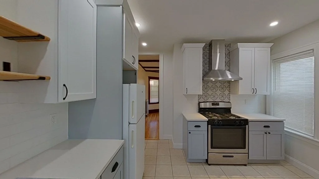 3 bed, 1 bath apartment for rent at 38 King St Unit 2, Dorchester — photo 3 of 16