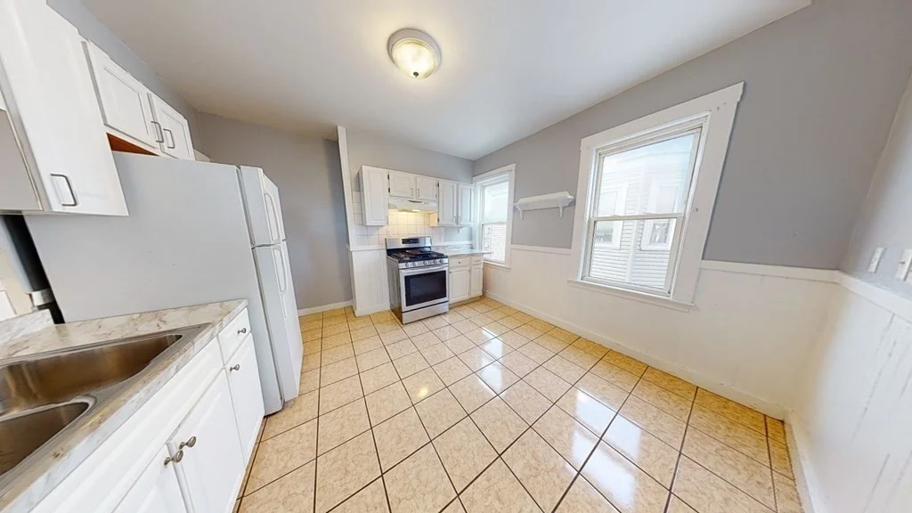 3 bed, 1 bath apartment for rent at 38 King St Unit 3, Dorchester — photo 2 of 29
