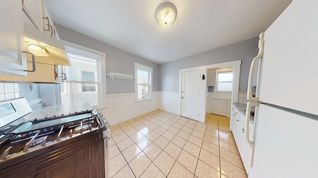 3 bed, 1 bath apartment for rent at 38 King St Unit 3, Dorchester — photo 7 of 29