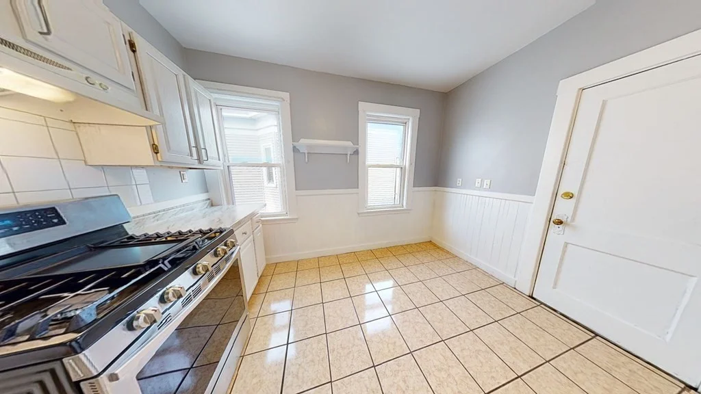 3 bed, 1 bath apartment for rent at 38 King St Unit 3, Dorchester — photo 6 of 29