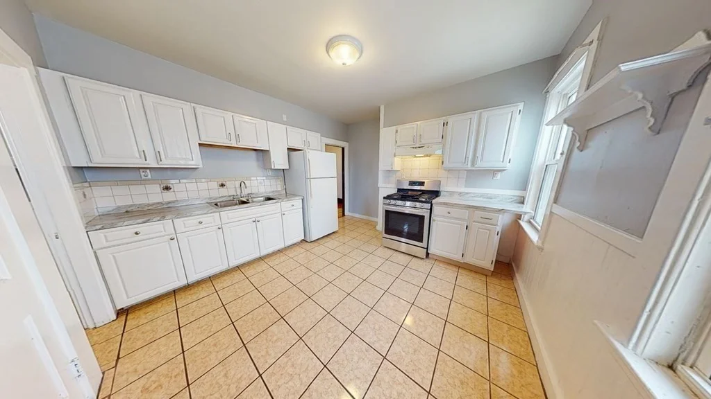 3 bed, 1 bath apartment for rent at 38 King St Unit 3, Dorchester