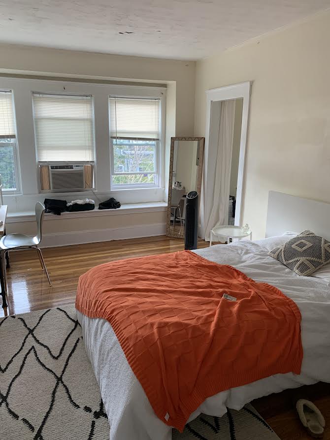5 bed, 2 bath apartment for rent at 38 Kirkwood Rd Unit 2, Brighton — photo 3 of 7