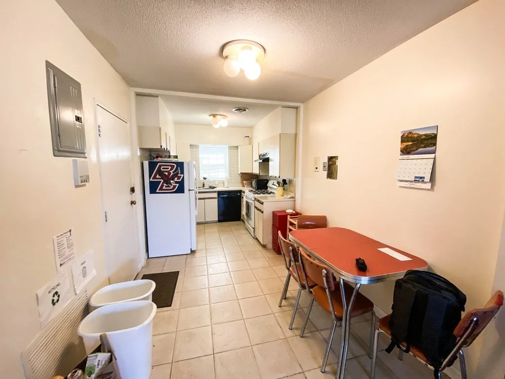 3 bed, 2 bath apartment for rent at 38 Lake Shore Ter Unit 2, Brighton — photo 6 of 18