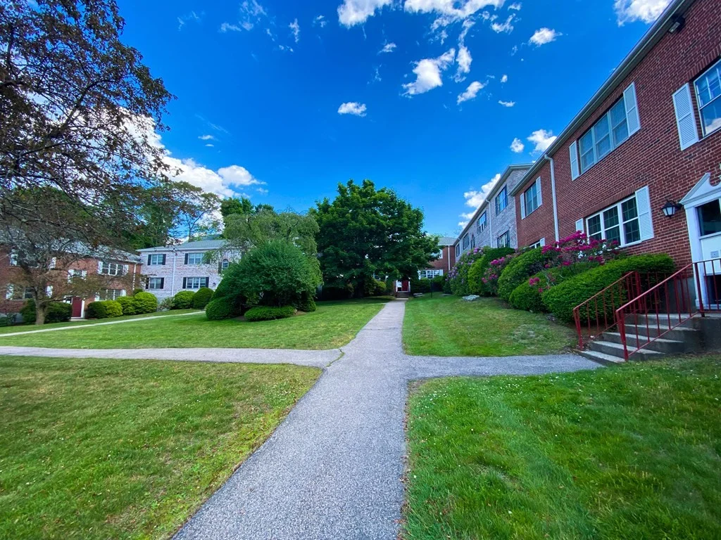3 bed, 2 bath apartment for rent at 38 Lake Shore Ter Unit 2, Brighton — photo 2 of 18