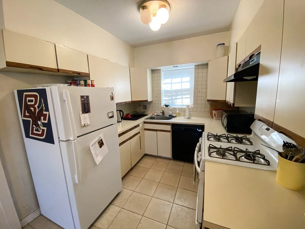 3 bed, 2 bath apartment for rent at 38 Lake Shore Ter Unit 2, Brighton — photo 8 of 18