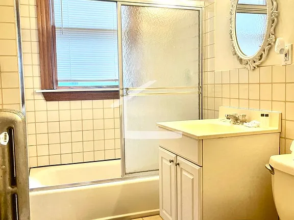 4 bed, 2 bath apartment for rent at 38 Linden St Unit 25, Allston — photo 4 of 9
