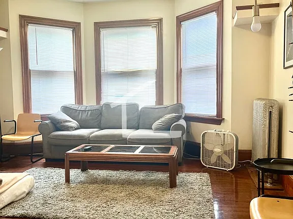 4 bed, 2 bath apartment for rent at 38 Linden St Unit 25, Allston — photo 7 of 9