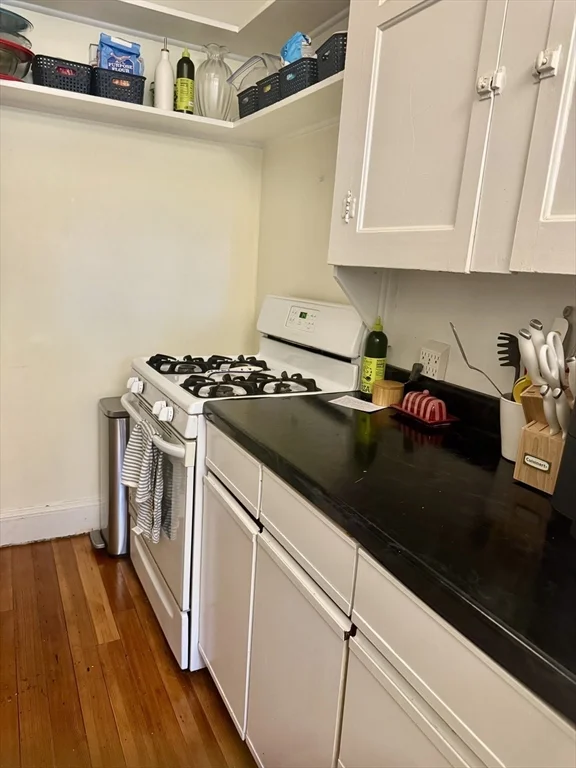 2 bed, 1 bath apartment for rent at 38 Linnaean St Unit 3, Neighborhood Nine — photo 7 of 12