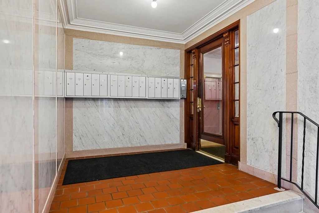 1 bed, 1 bath apartment for rent at 38 Linnaean St Unit 8, Harvard Square — photo 13 of 16
