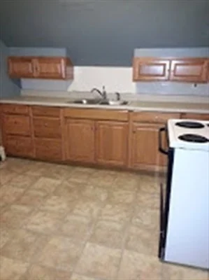 2 bed, 1 bath apartment for rent at 38 Manning Unit 2, Hudson — photo 3 of 6