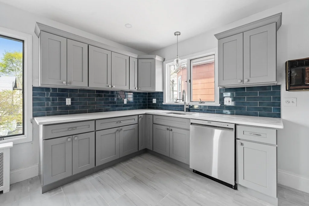 4 bed, 2 bath apartment for rent at 38 Mather Unit A, Boston — photo 3 of 18
