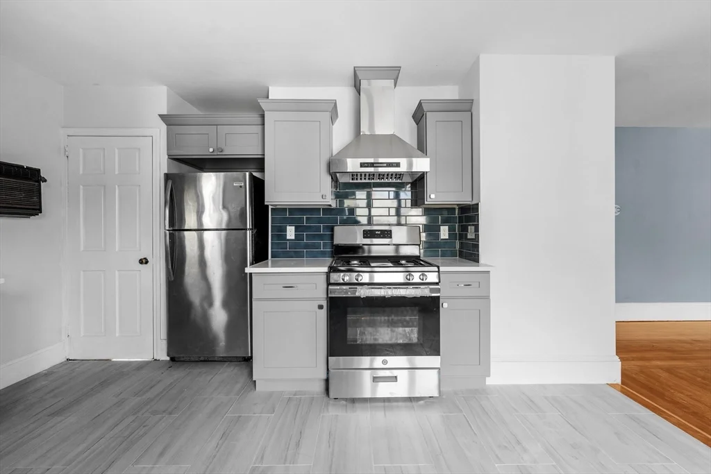 4 bed, 2 bath apartment for rent at 38 Mather Unit A, Boston — photo 5 of 18