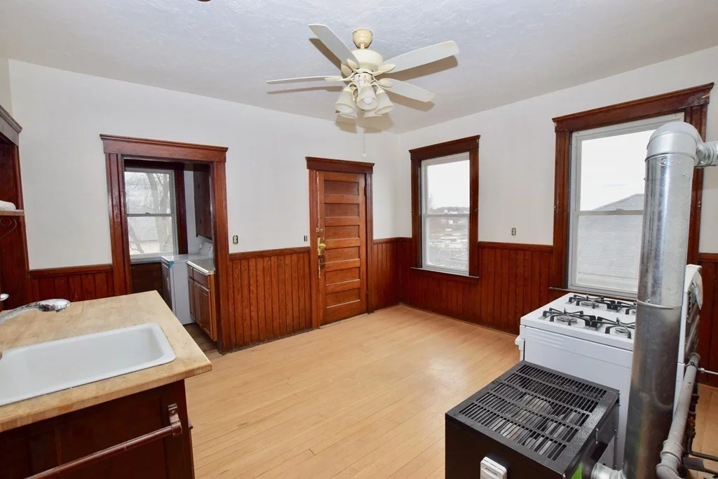 2 bed, 1 bath apartment for rent at 38 Merrifield Unit 2, Worcester — photo 4 of 23