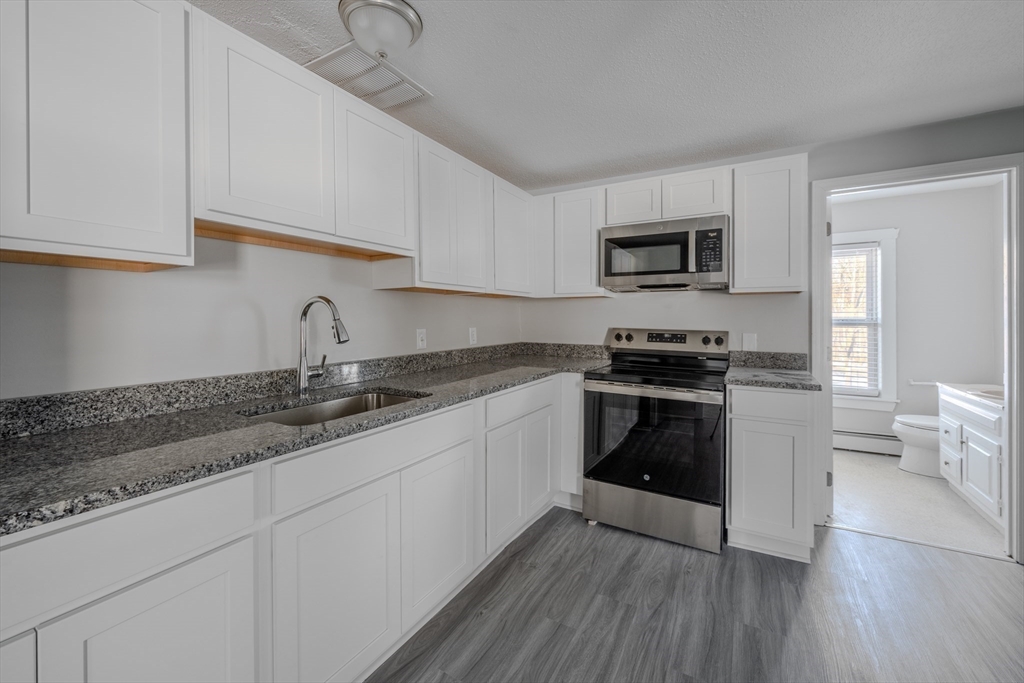 3 bed, 1 bath apartment for rent at 38 Mill St Unit 2, Pepperell — photo 2 of 17