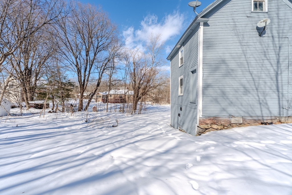 3 bed, 1 bath apartment for rent at 38 Mill St Unit 2, Pepperell — photo 17 of 17