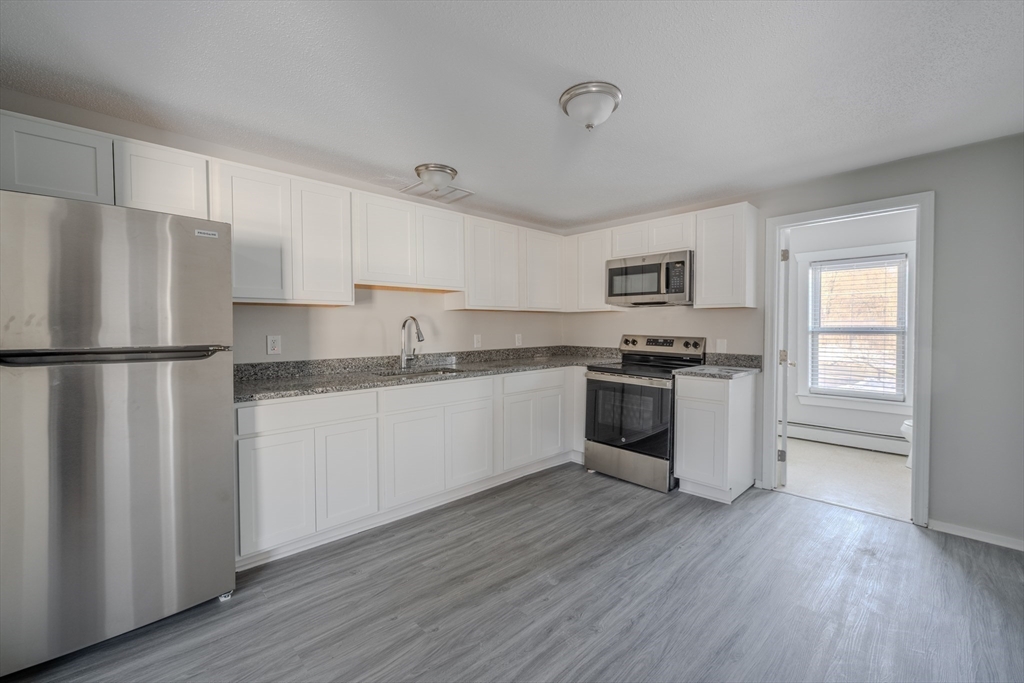 3 bed, 1 bath apartment for rent at 38 Mill St Unit 2, Pepperell — photo 1 of 17