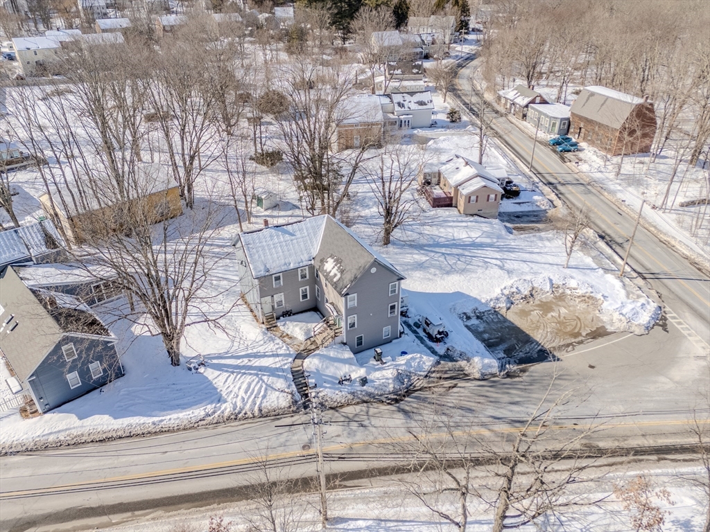 3 bed, 1 bath apartment for rent at 38 Mill St Unit 3, Pepperell — photo 1 of 14