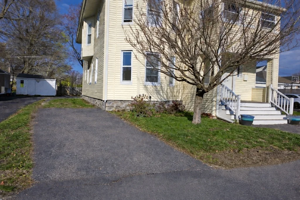 3 bed, 1 bath apartment for rent at 38 Milton Unit 1, North Andover — photo 9 of 13