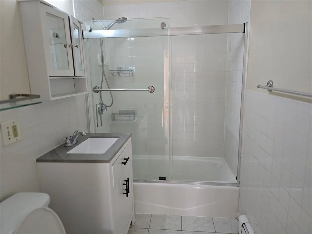 3 bed, 1 bath apartment for rent at 38 Milton Unit 1, North Andover — photo 8 of 13