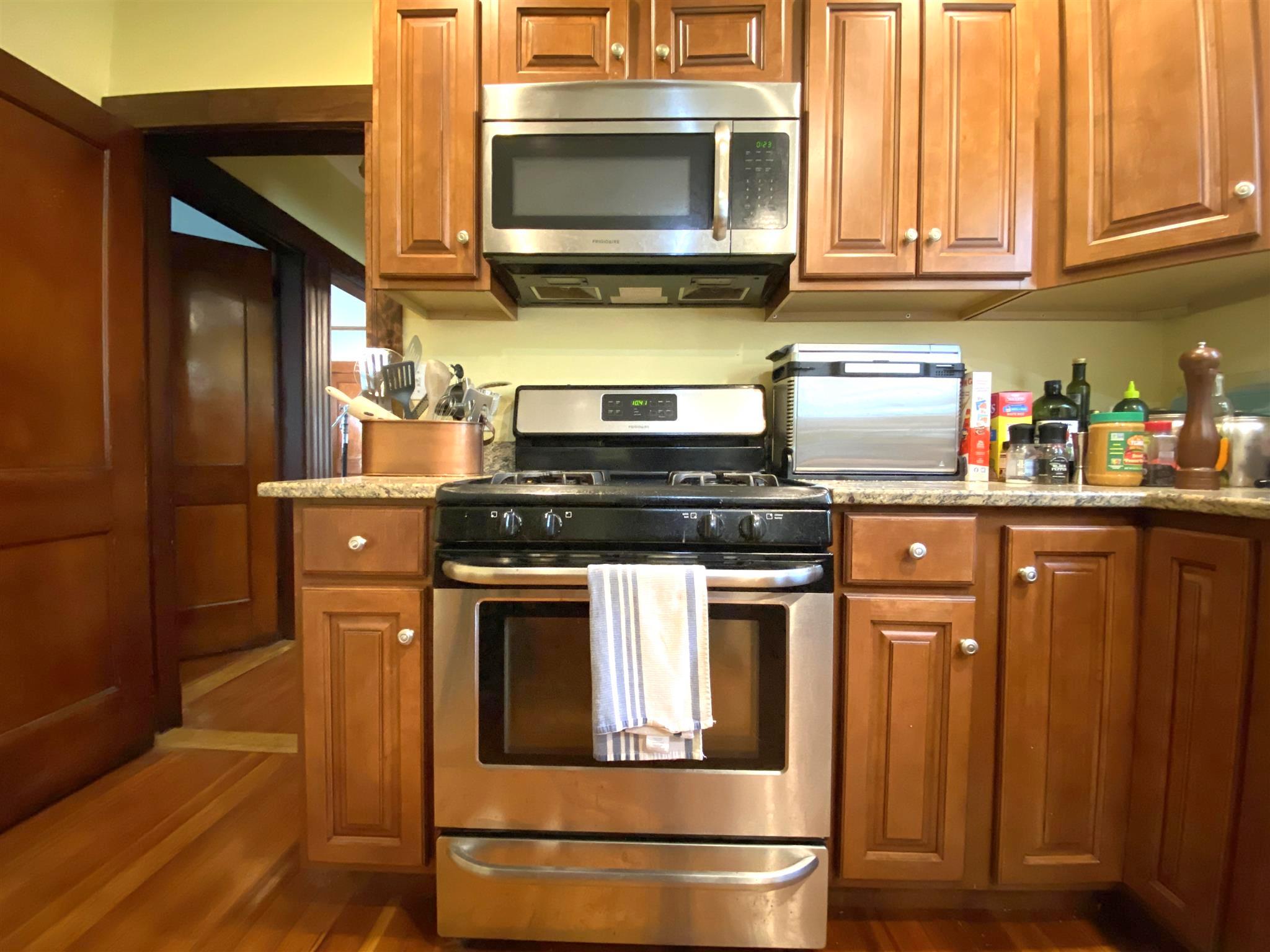 2.5 bed, 1 bath apartment for rent at 38 Minnesota Ave Unit 1, East Somerville — photo 2 of 20