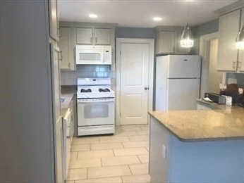 2 bed, 1 bath apartment for rent at 38 Mott St Unit 1, Arlington — photo 2 of 12