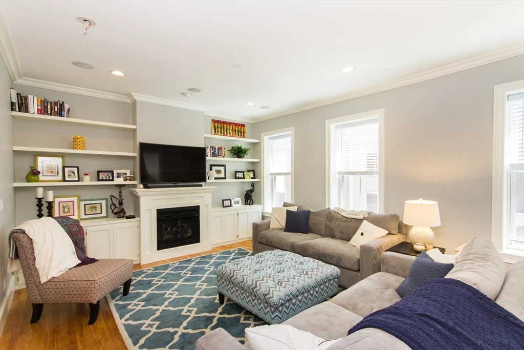 3 bed, 2 bath apartment for rent at 38 Mystic St Unit 2, Charlestown — photo 2 of 16