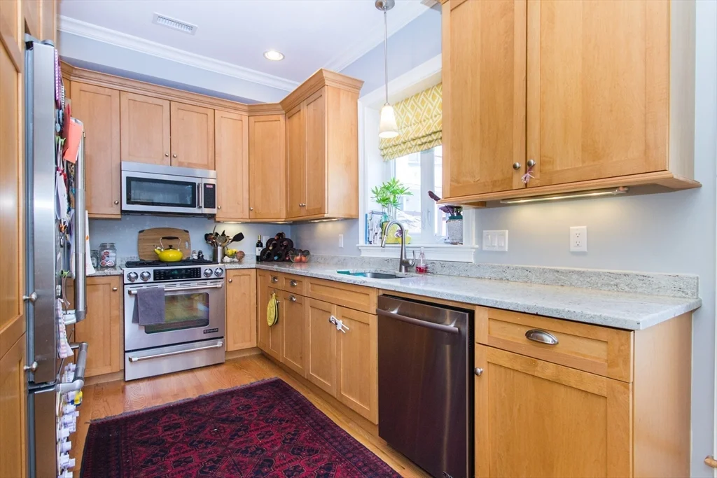 3 bed, 2 bath apartment for rent at 38 Mystic St Unit 2, Charlestown — photo 5 of 16